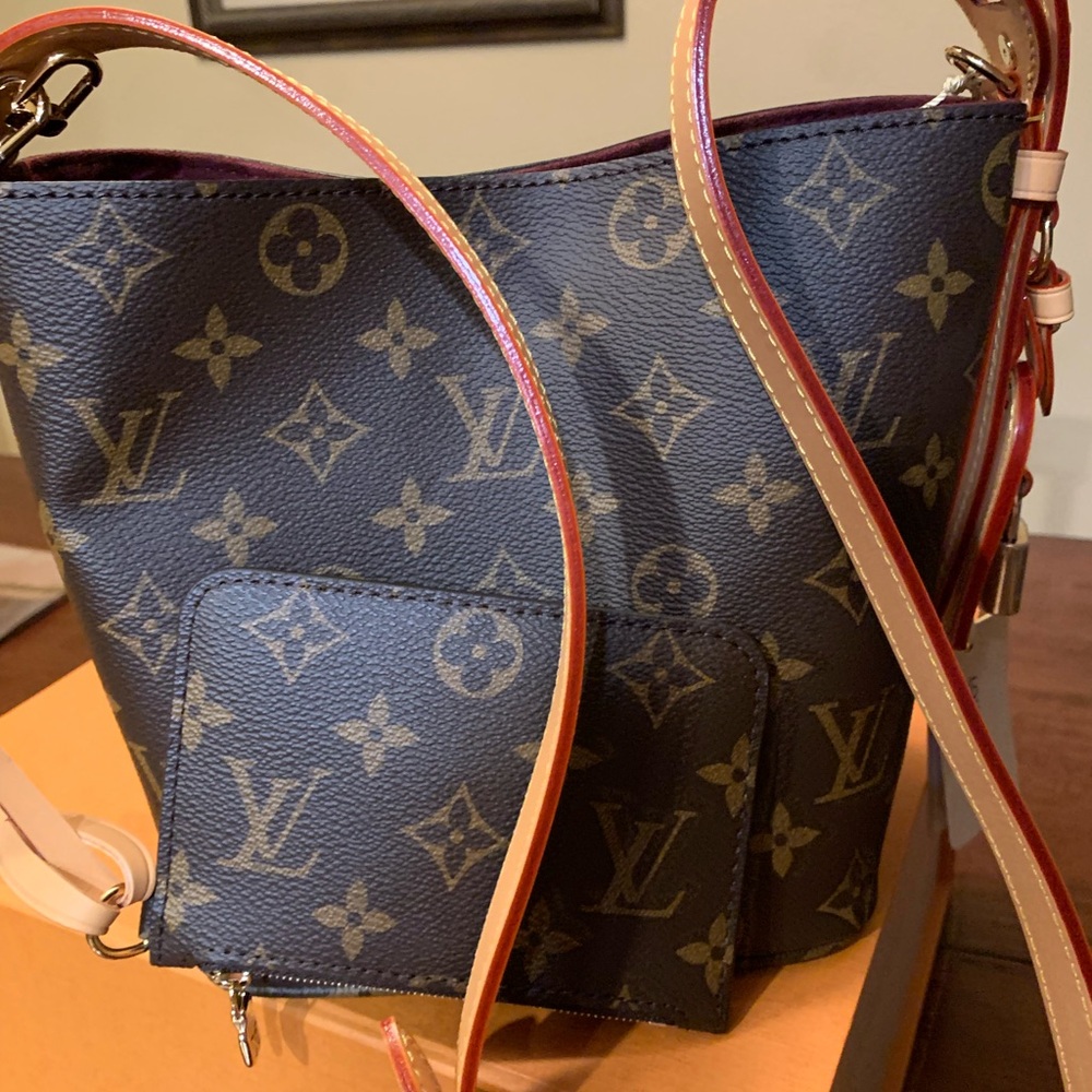Louis Vuitton Monogram Shoulder limited edition purse long/ short strap/ wallet - Picture 4 of 17